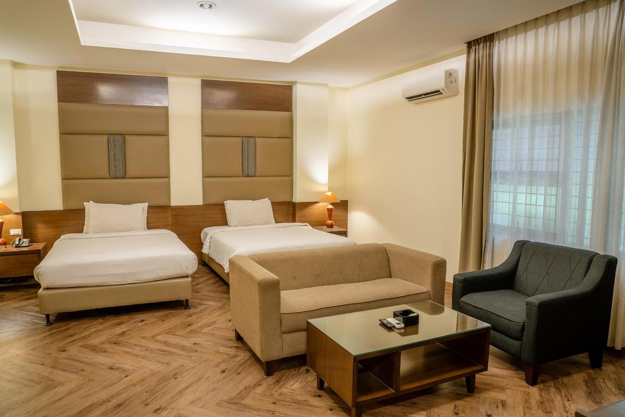 Hotel Alia Cikini Джакарта Экстерьер фото