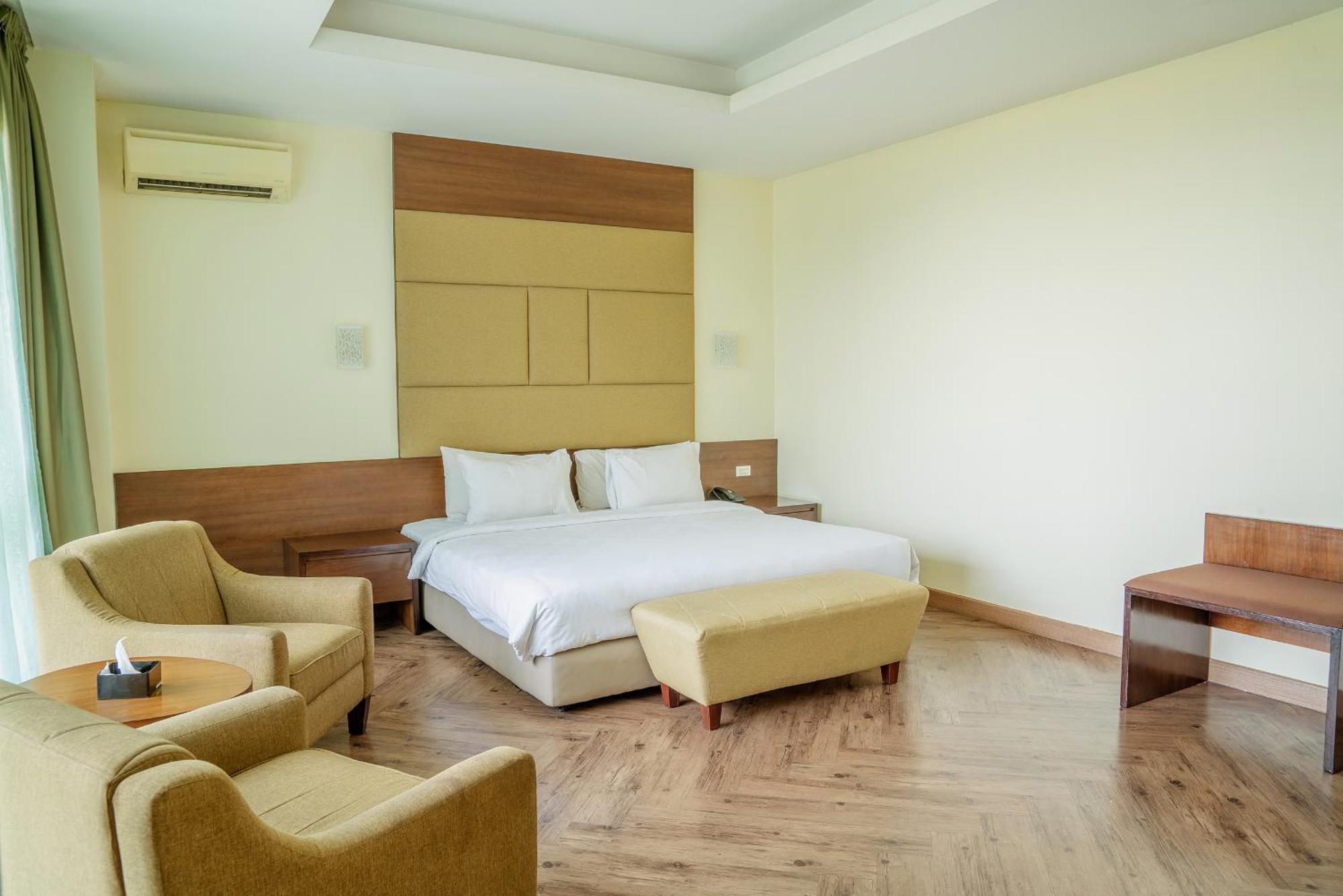 Hotel Alia Cikini Джакарта Экстерьер фото