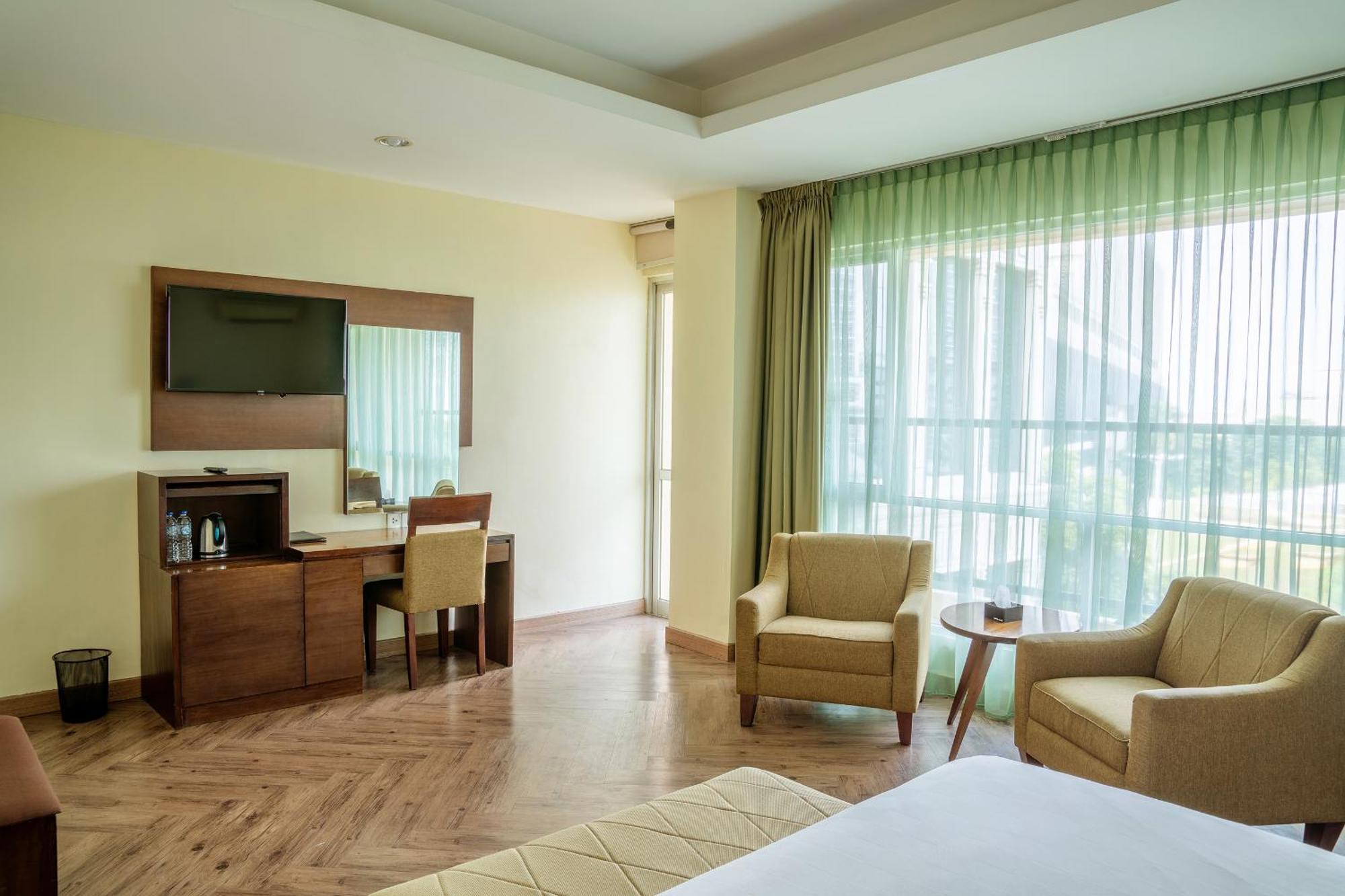 Hotel Alia Cikini Джакарта Экстерьер фото