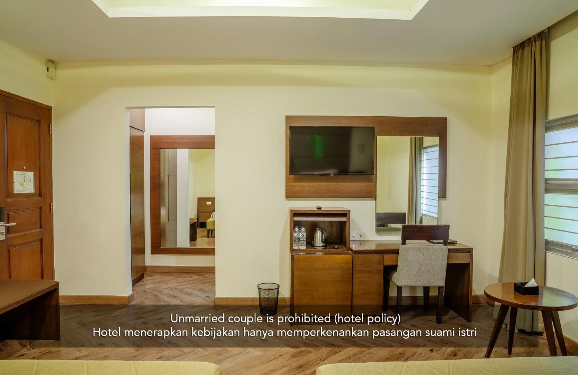 Hotel Alia Cikini Джакарта Экстерьер фото