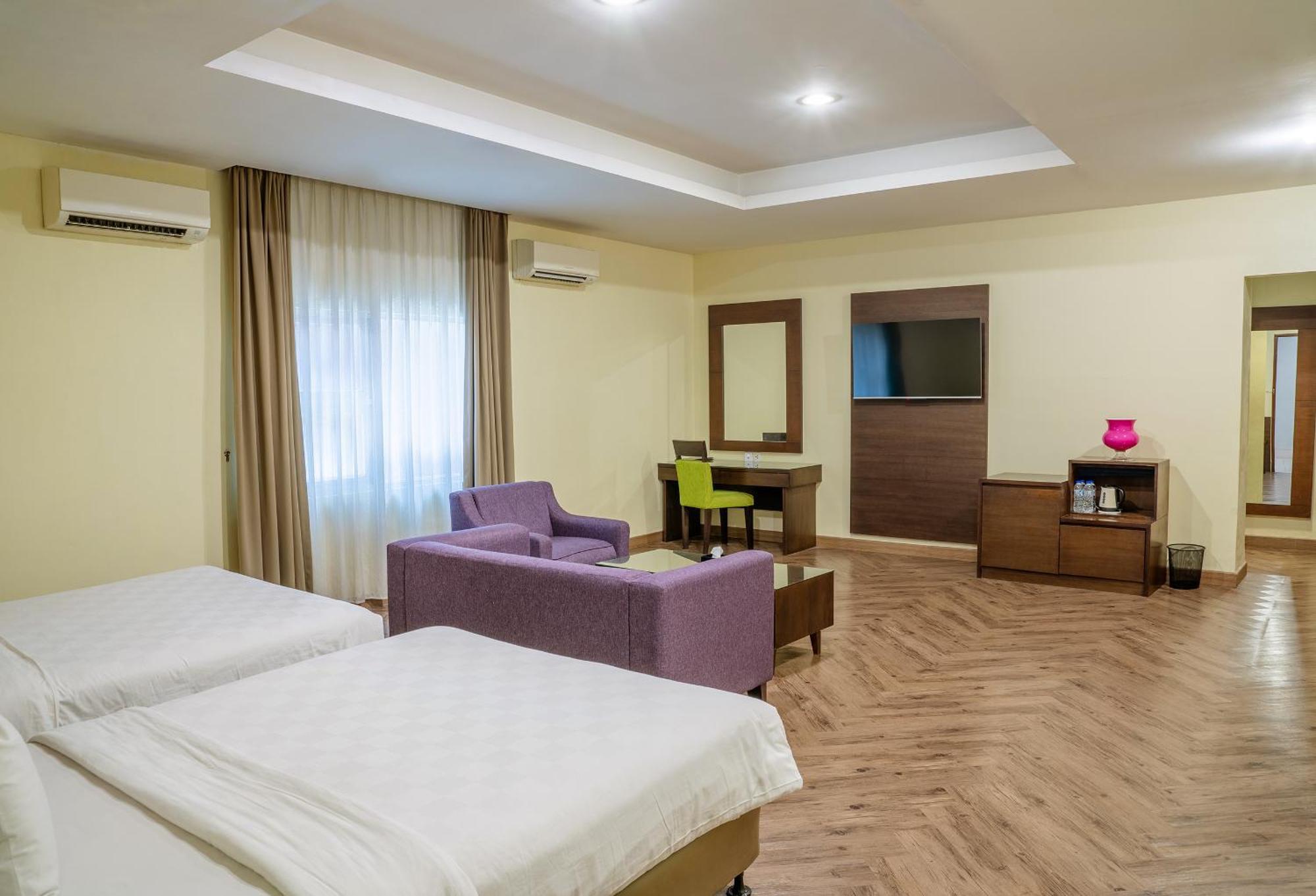 Hotel Alia Cikini Джакарта Экстерьер фото