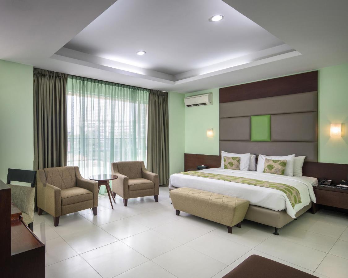 Hotel Alia Cikini Джакарта Экстерьер фото